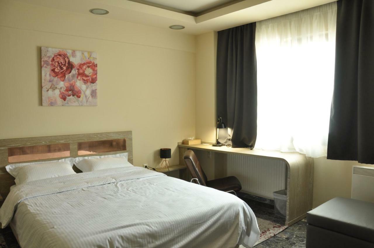 Agias Sofias Street Luxurious Studio Thessaloniki Exterior photo